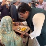 سندھ حکومت کی طرف سے پسماندہ علاقوں کے سرکاری اسکول میں مفت کھانا فراہم کرنے کا آغاز