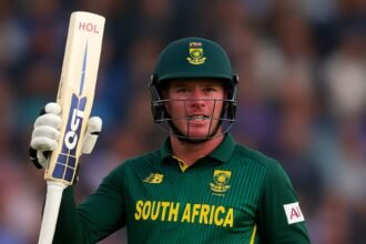 جنوبی افریقا کے وین ڈر ڈوسن پی ایس ایل 10 کے بقیہ میچز کے لیے دستیاب