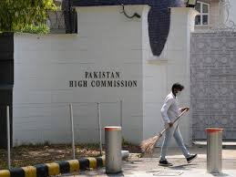 بھارتی حکومت نے پاکستانی ہائی کمیشن کے ایک اہلکار کو نا پسندیدہ شخصیت قرار دے دیا۔