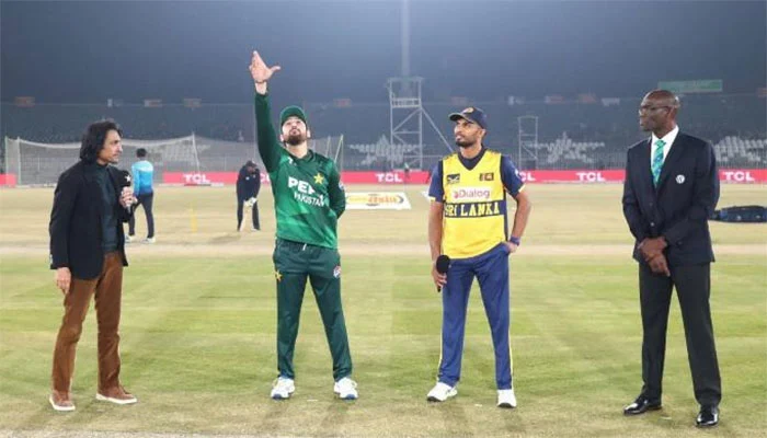 ٹی20 ٹرائی نیشن سیریز فائنل: پاکستان کا سری لنکا کے خلاف ٹاس جیت کر پہلے فیلڈنگ کا انتخاب