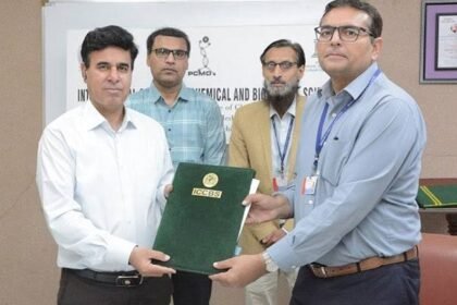 آئی سی سی بی ایس جامعہ کراچی اور انڈس اسپتال کے درمیان مفاہمتی یادداشت پر دستخط