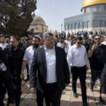 بن گویر کی قیادت میں سینکڑوں آبادکاروں کا مسجد اقصیٰ کے احاطے میں داخلہ