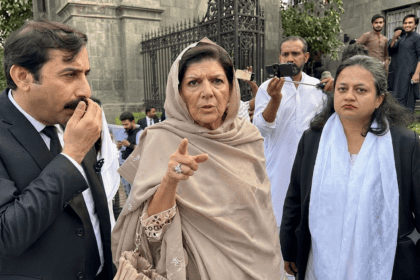 "اب منزل ڈی چوک نہیں، اڈیالہ جیل ہے"؛ عمران خان کی رہائی کے لیے علیمہ خان کا 5 اگست کو فیصلہ کن جنگ کا اعلان