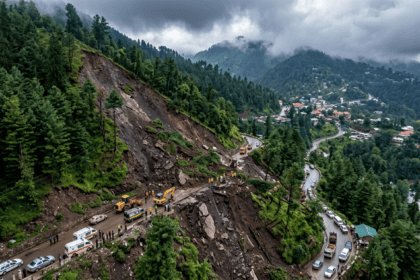 مری میں لینڈ سلائیڈنگ کے بعد وزیر اعلیٰ کا شاہراہوں کی سخت نگرانی کا حکم
