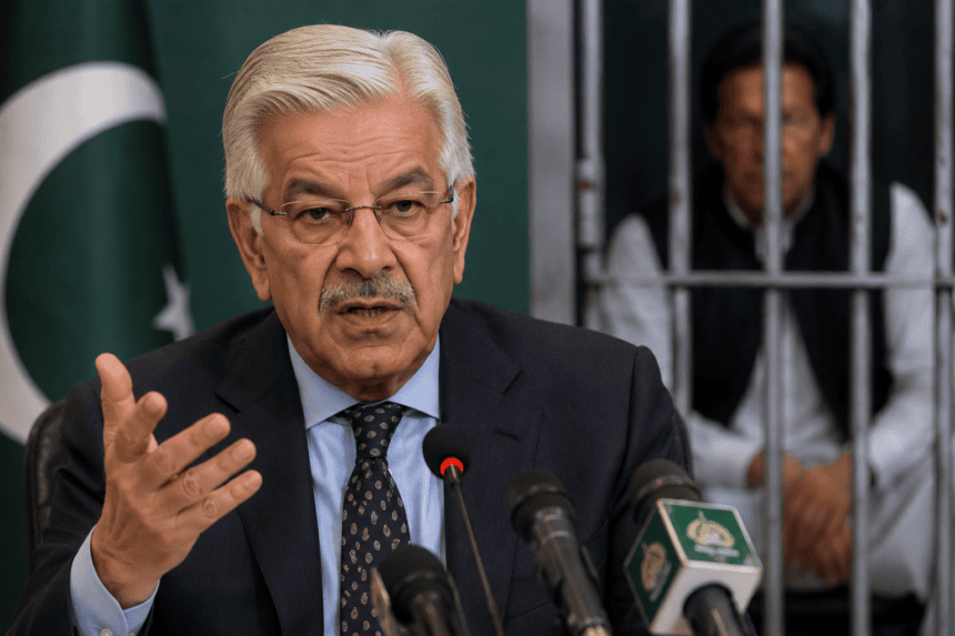 پی ٹی آئی عمران خان کے لیے این آر او کی متلاشی ہے، خواجہ آصف کا دعویٰ