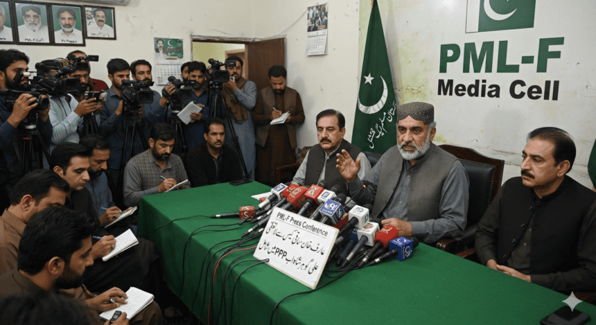 عارف خان ساقی کیس: فنکشنل لیگ کا لاتعلقی کا اعلان، علی گوہر شاہ کے پی پی پی میں شامل ہونے کا دعویٰ