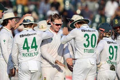 South Africa needs 68 to tie the series as Pakistan's batting struggles