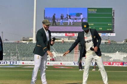 Pakistan choose to bat first in second Test against South Africa
