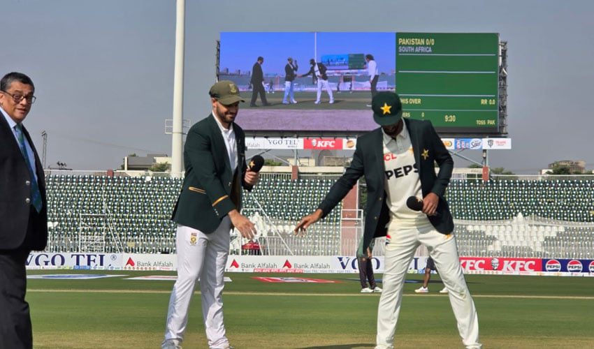 Pakistan choose to bat first in second Test against South Africa