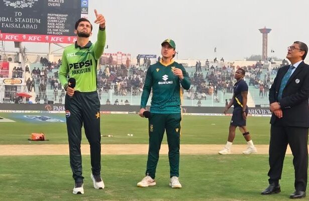 Pakistan decide to bowl first against South Africa in opening ODI