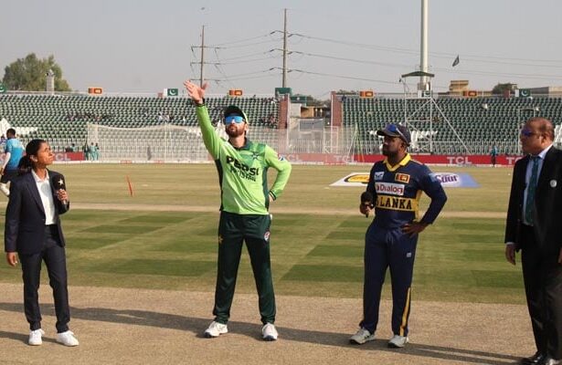Pakistan win toss, opt to bowl first in second Sri Lanka ODI