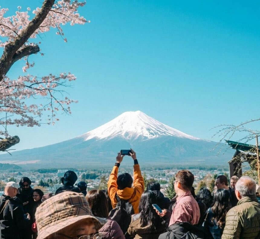 In Japan, the fight is on against unruly tourists