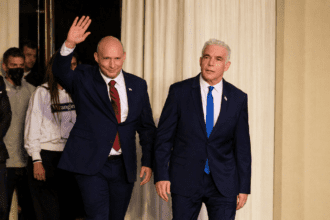 Former Israeli Premiers Bennett and Lapid Join Forces to Try to Unseat Netanyahu