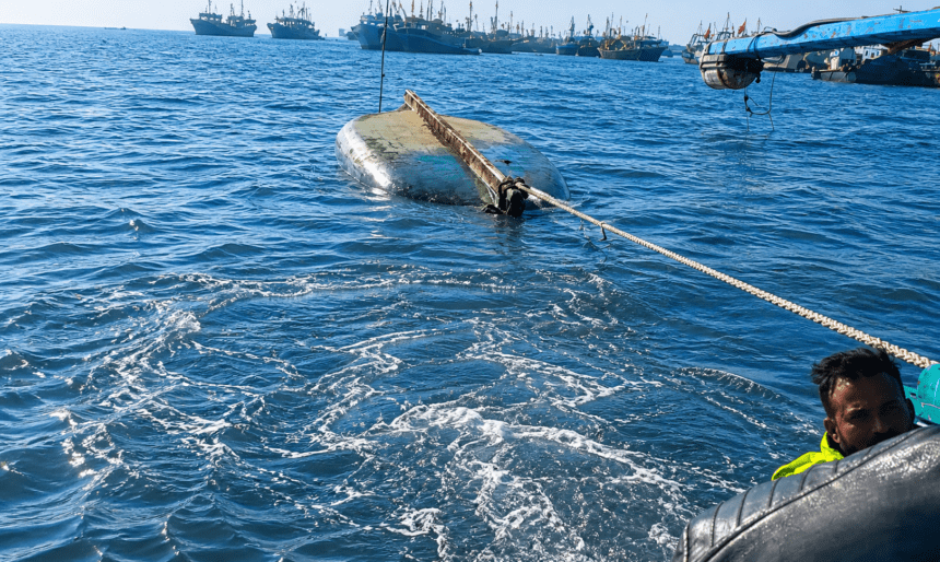 Karachi: 19 Rescued After Boat Capsizes at Khuddi Creek