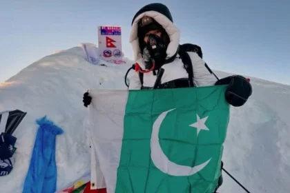 British-Pakistani Mountaineer Nadia Azad Conquers Manaslu, Makes History
