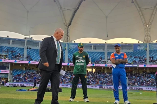 Asia Cup 2025: India Opt to Bowl First Against Pakistan in Dubai Showdown