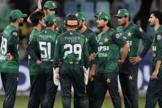 Pakistan Team Holds Crucial Meeting Ahead of India Clash, Admits Batting Failures