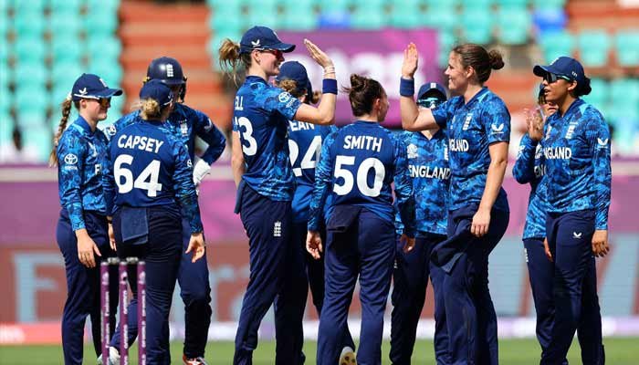 England spinners, Jones shine in World Cup victory over New Zealand