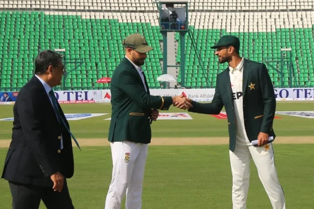 Pakistan opt to bat first in opening Test against South Africa