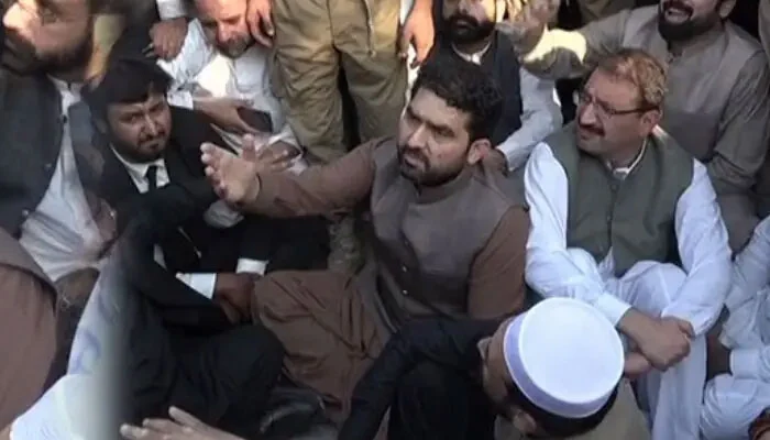 KP Chief Minister calls off Rawalpindi sit-in