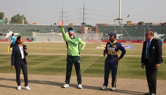 Pakistan win toss, opt to bowl first in second Sri Lanka ODI