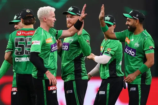 Siddle, Stoinis lead Melbourne Stars to emphatic win over Hurricanes