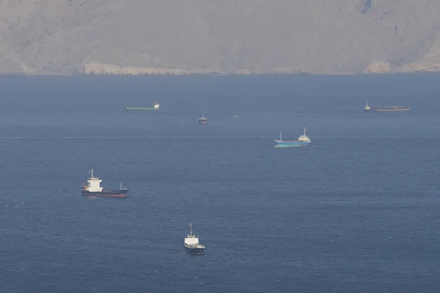 Hormuz Faces Ongoing Shutdown