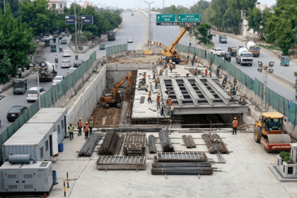 Karachi's University Road Mixed Traffic Lane to be Completed by End of July, Says Sharjeel Memon
