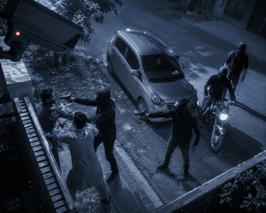 Armed pair strips residents of valuables in brazen daylight robbery