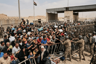 Stampedes and Closed Gates: Chaos Erupts at Iraq Border Crossings