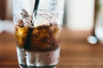8 Potential Side Effects of Consuming Too Much Diet Soda