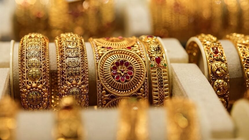 Gold Prices Surge Rs5,700 Per Tola to Rs482,936 in Pakistan