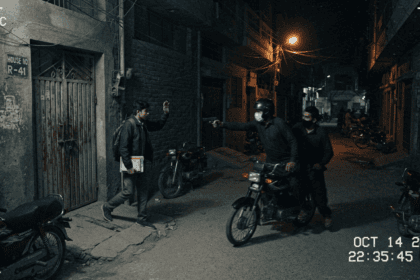 Karachi student robbed at gunpoint in broad daylight