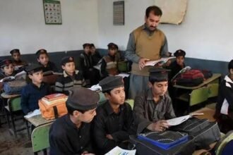 KP Bars Teachers From Education Offices During Duty Hours