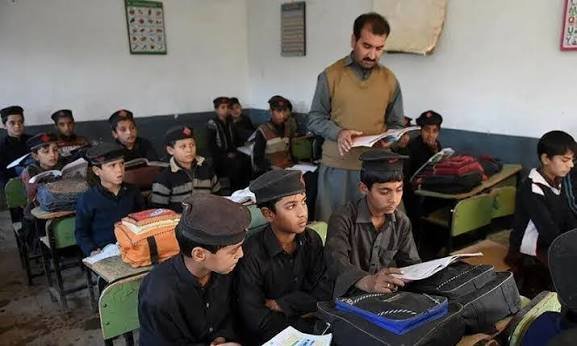 KP Bars Teachers From Education Offices During Duty Hours