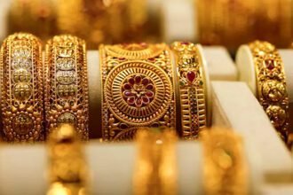 Gold prices climb after three-day pause