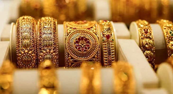 Gold prices climb after three-day pause