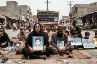 Manghopir child murder: Family protest continues for 8th day, killers still at large