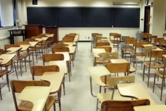 Karachi Students Protest as Delhi School Complex Remains Sealed