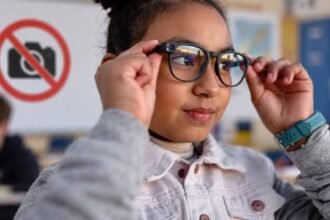 Smart Glasses Banned in Schools Over Privacy Concerns