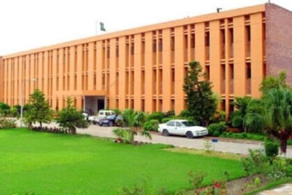 Sindh Agriculture University Suspends Classes After Violent Clashes Leave 11 Injured