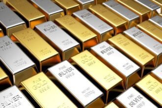 Gold, silver prices decline in Pakistan amid global downturn