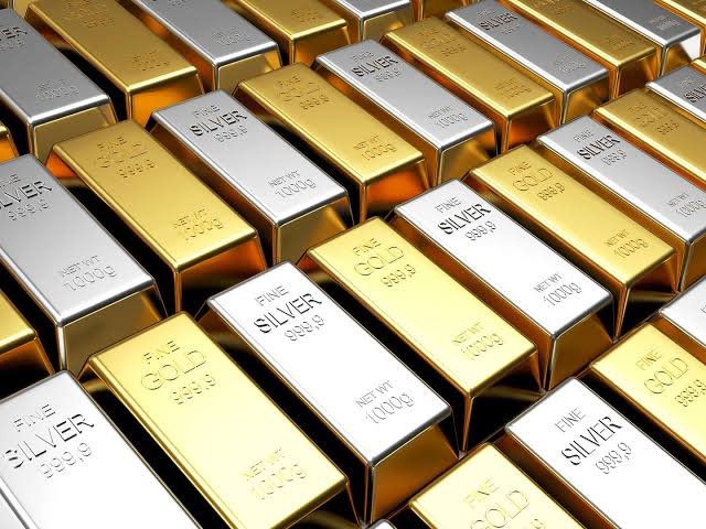 Gold, silver prices decline in Pakistan amid global downturn