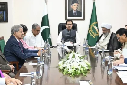 Govt, opposition report progress in talks ahead of Islamabad march