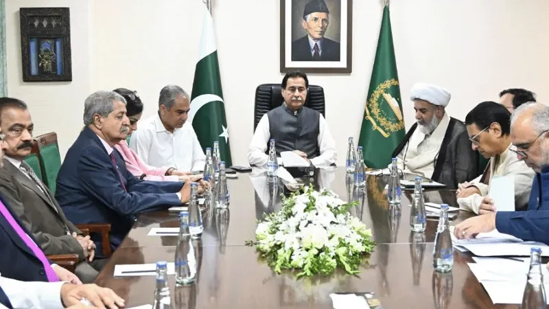 Govt, opposition report progress in talks ahead of Islamabad march