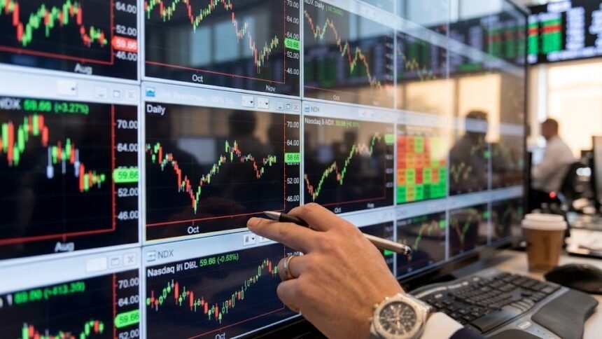Pakistan’s stock market faced another difficult session as the benchmark KSE-100 Index fell by more than 2,000 points amid selling pressure and economic uncertainty.