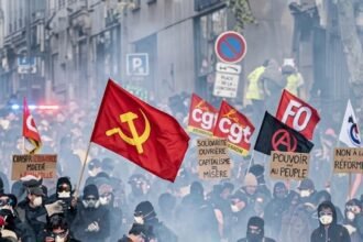 Hundreds of Thousands March in France Amid Heavy Security
